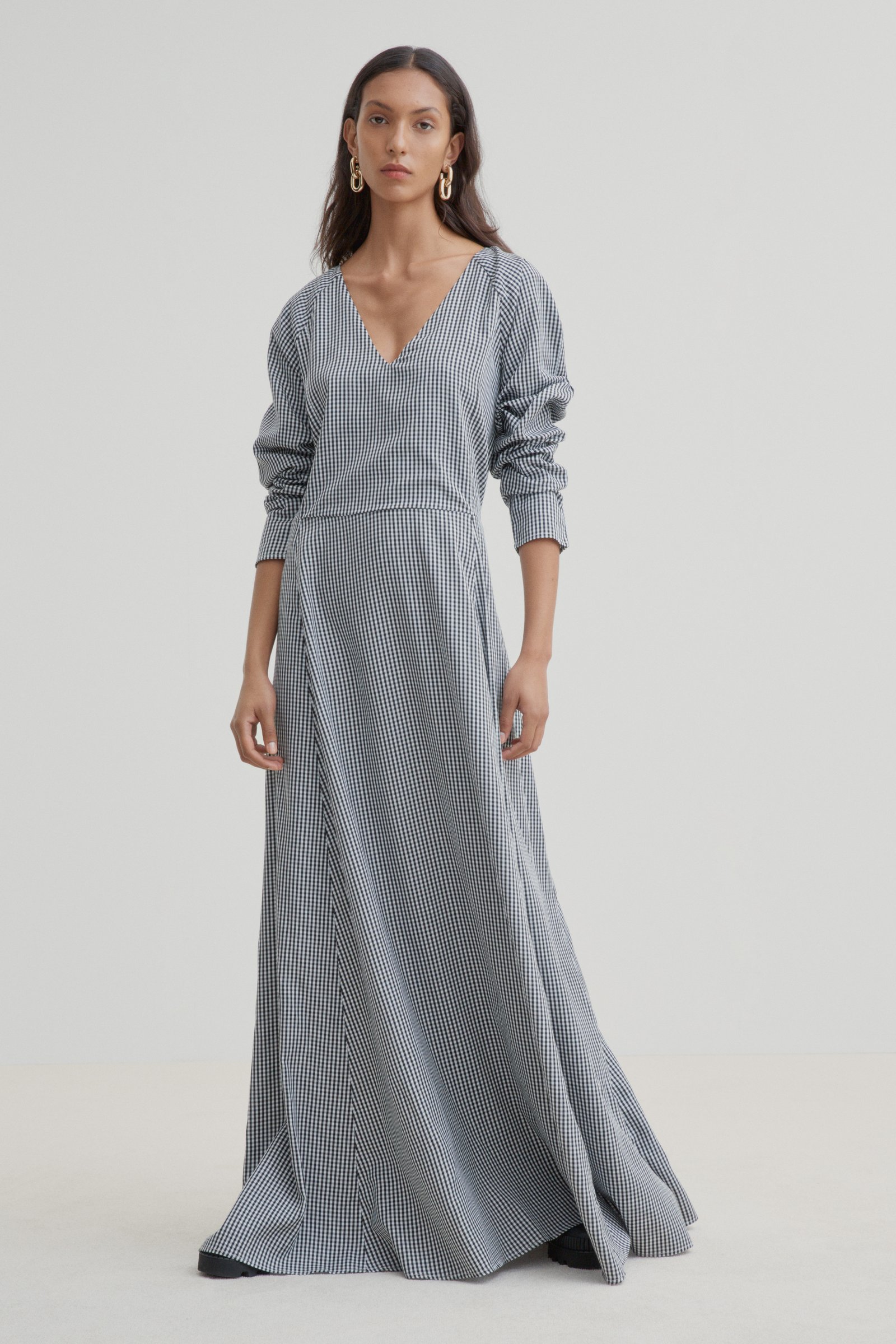 Kowtow e-commerce imagery, art direction by ANCC. Image 7 of 14.