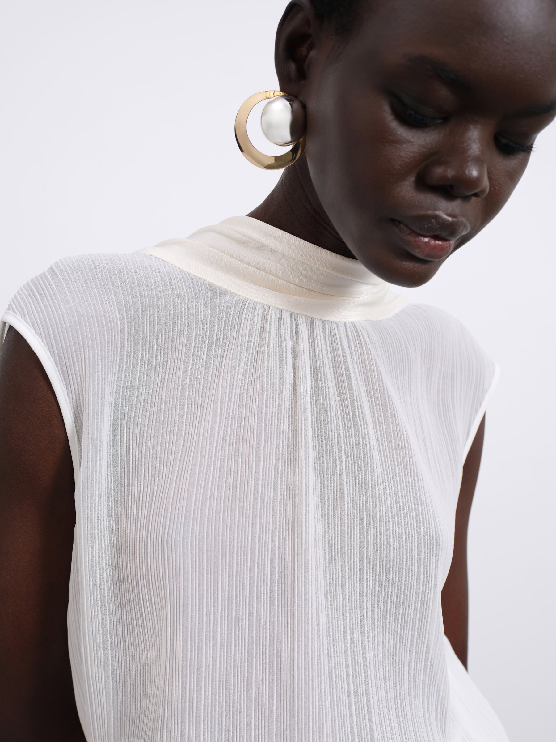 Sélone Studio e-commerce imagery, art direction by ANCC. Image 1 of 18.