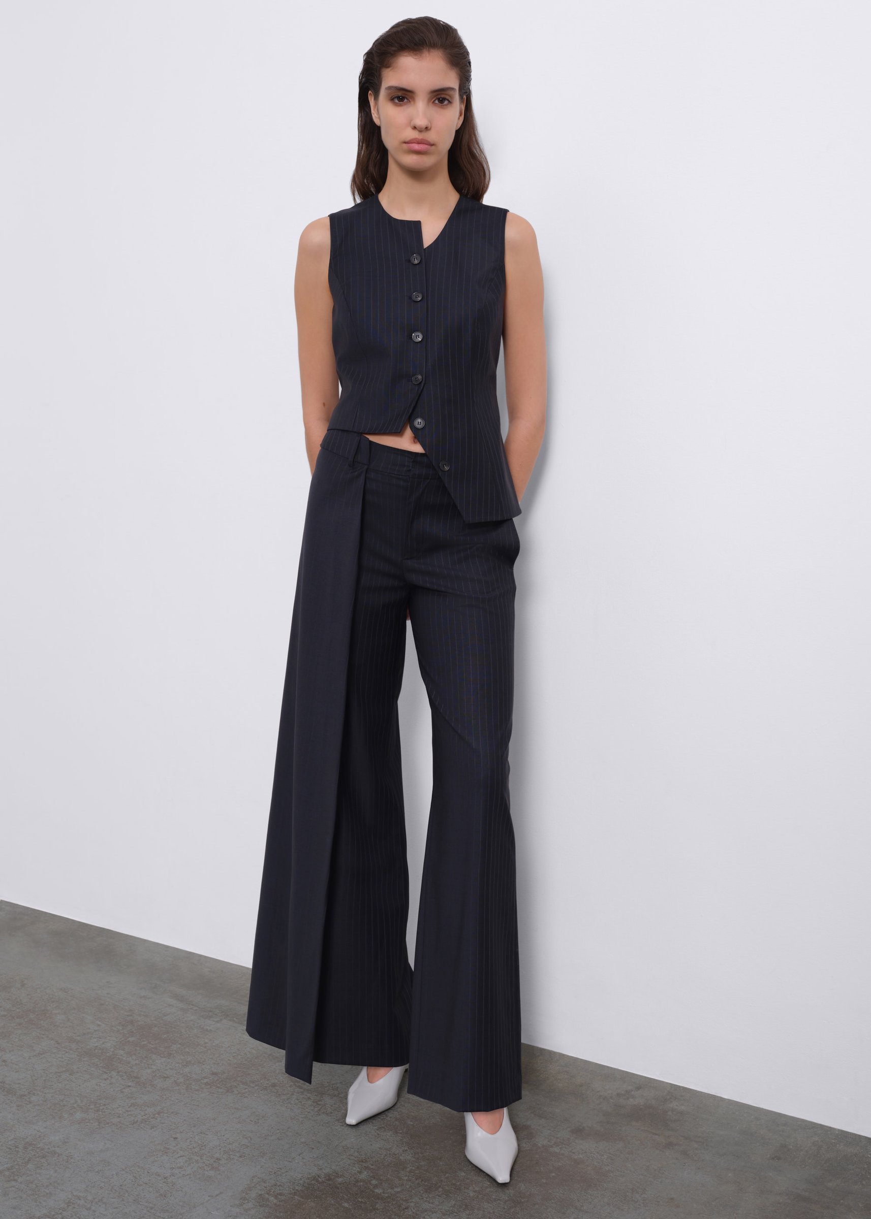 Sélone Studio e-commerce imagery, art direction by ANCC. Image 10 of 18.